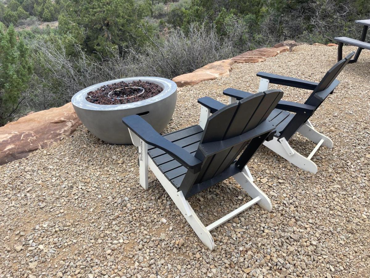 Canyon Rim Domes - A Luxury Glamping Experience!! Monticello Dış mekan fotoğraf